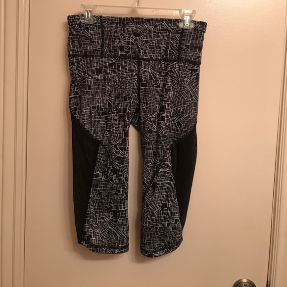 Lululemon Crop Leggings - Picture 2 of 4